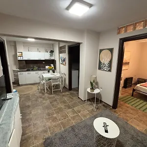 At The Core Of The Next To Gallerius Palace Apartment Thessaloniki